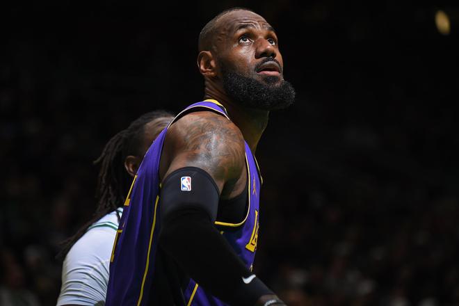 湖人复出首战，官方宣布新规状态火爆，三连败成为焦点！